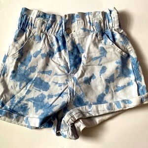 Bleach dye jean shorts